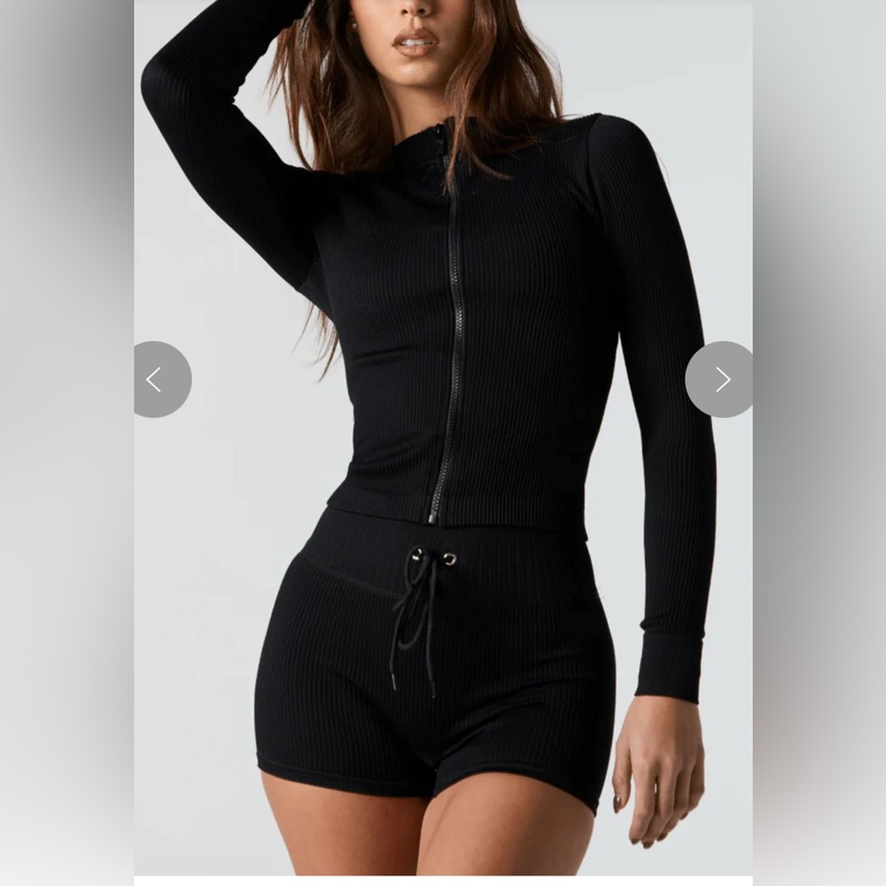 Sommer Ray Black Ribbed Seamless Long Sleeve Zip-Up Top Large